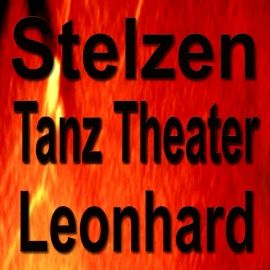 Stelzen Tanz Theater - Leonhard Performance - zu Pferde und auf Stelzen